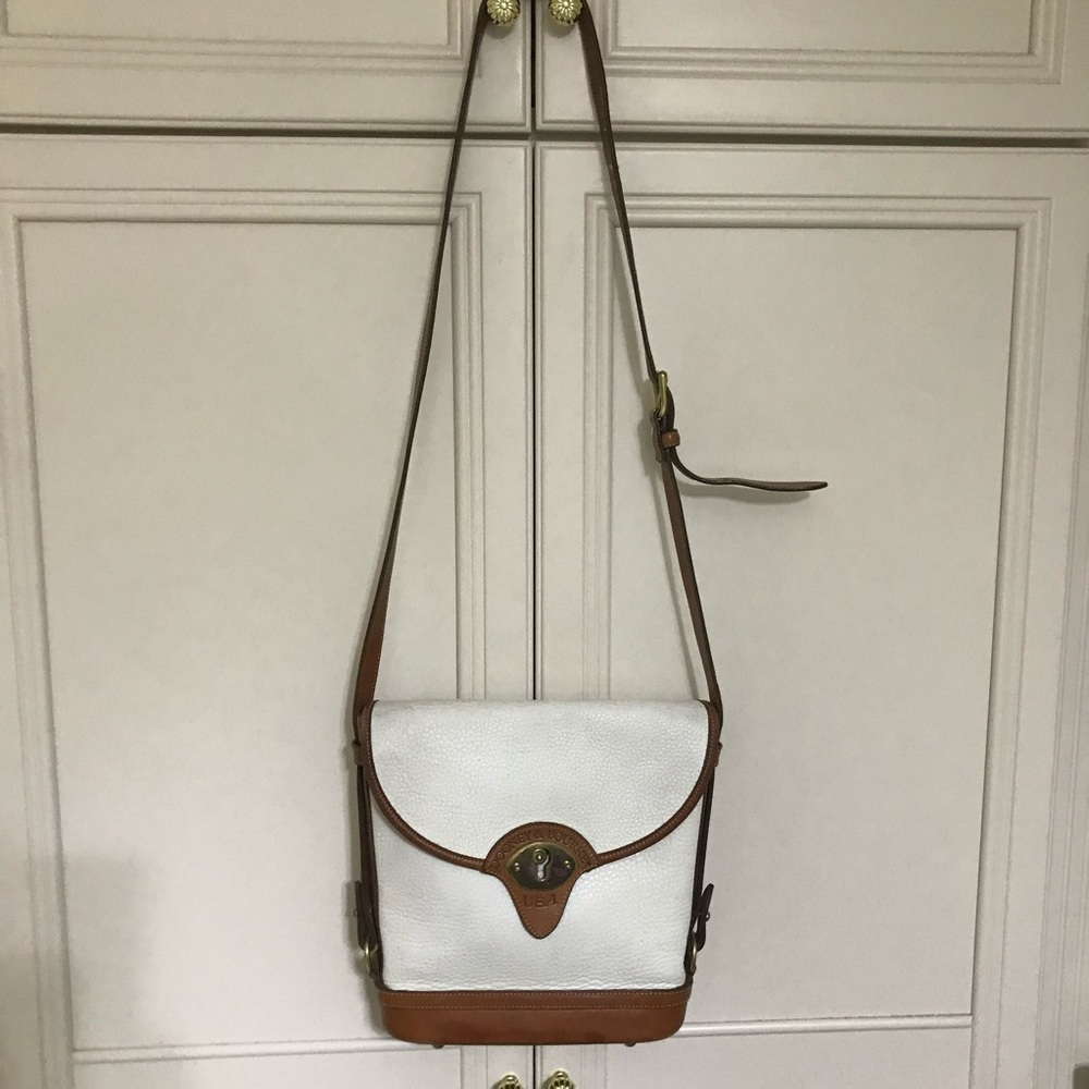 Vintage Dooney and Bourke white leather shoulder bag